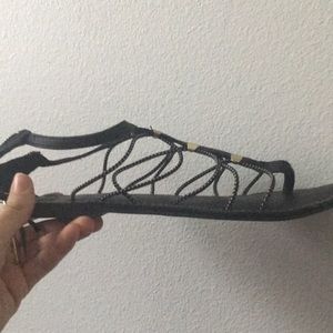 black rubber band sandals